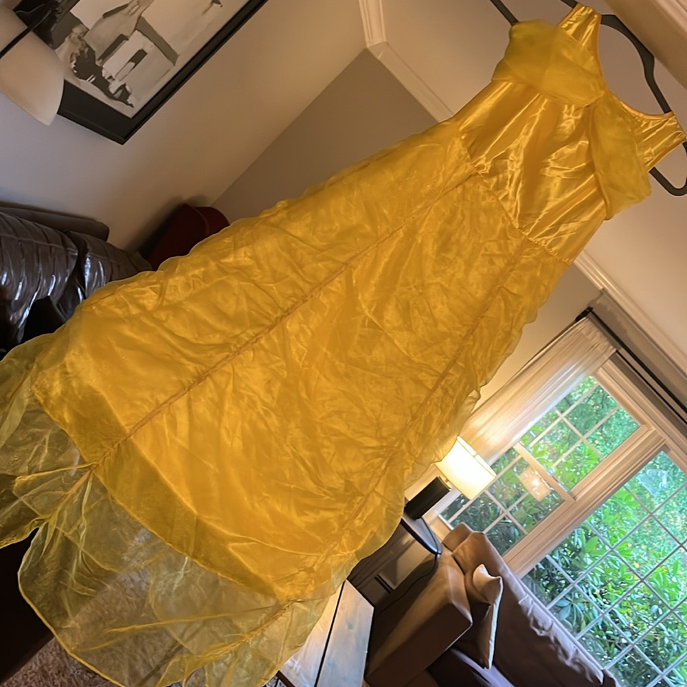 Belle costume